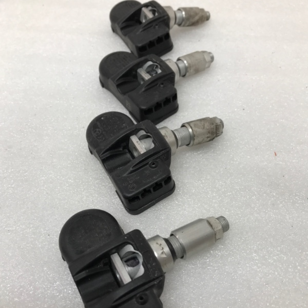 Set of 4 Mercedes TPMS Sensor 433mhz A0009057200
