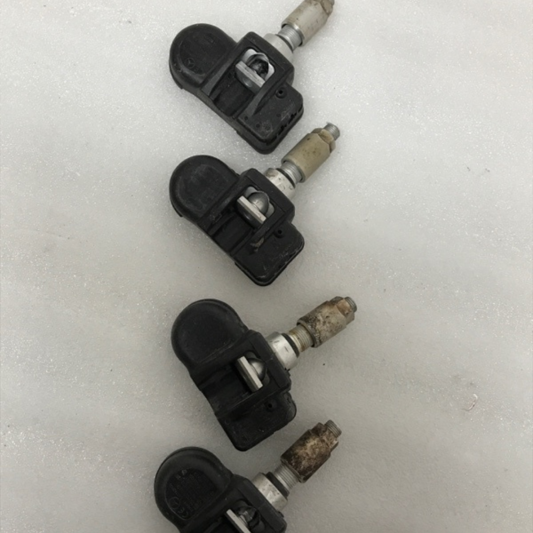 Set of 4 Mercedes Benz TPMS Sensor 0009057200 433MHz 4bc90882