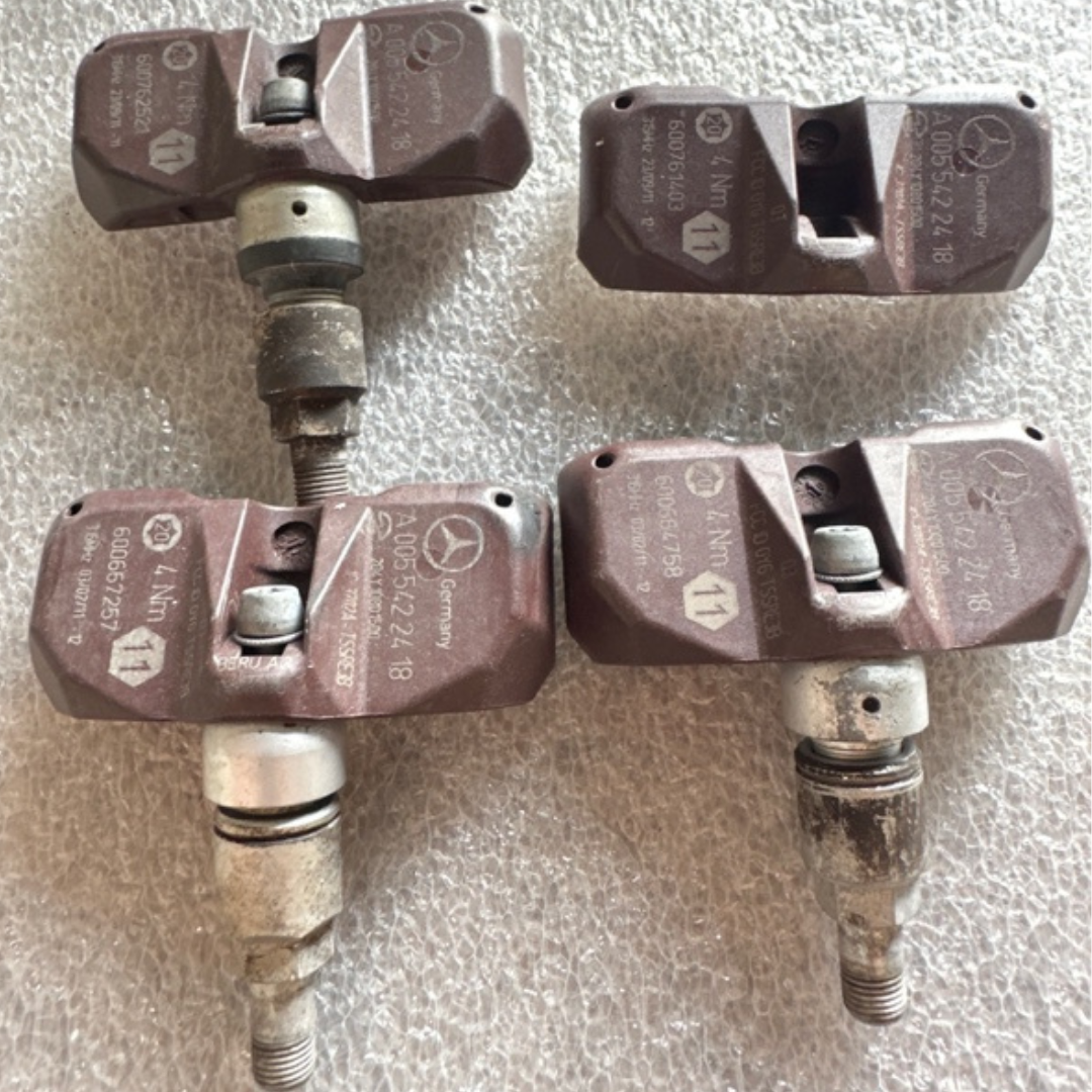 Set of 4 Mercedes TPMS Tire Pressure Sensor 315 Mhz OEM A0055422418 3cb73471