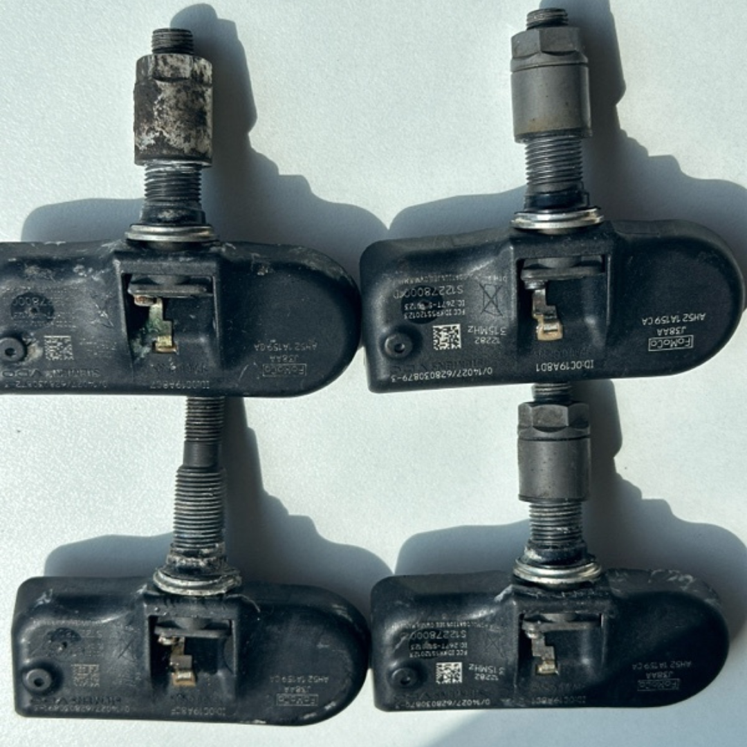 Set of 4 Land Rover TPMS AH521A159CA 97a879dd