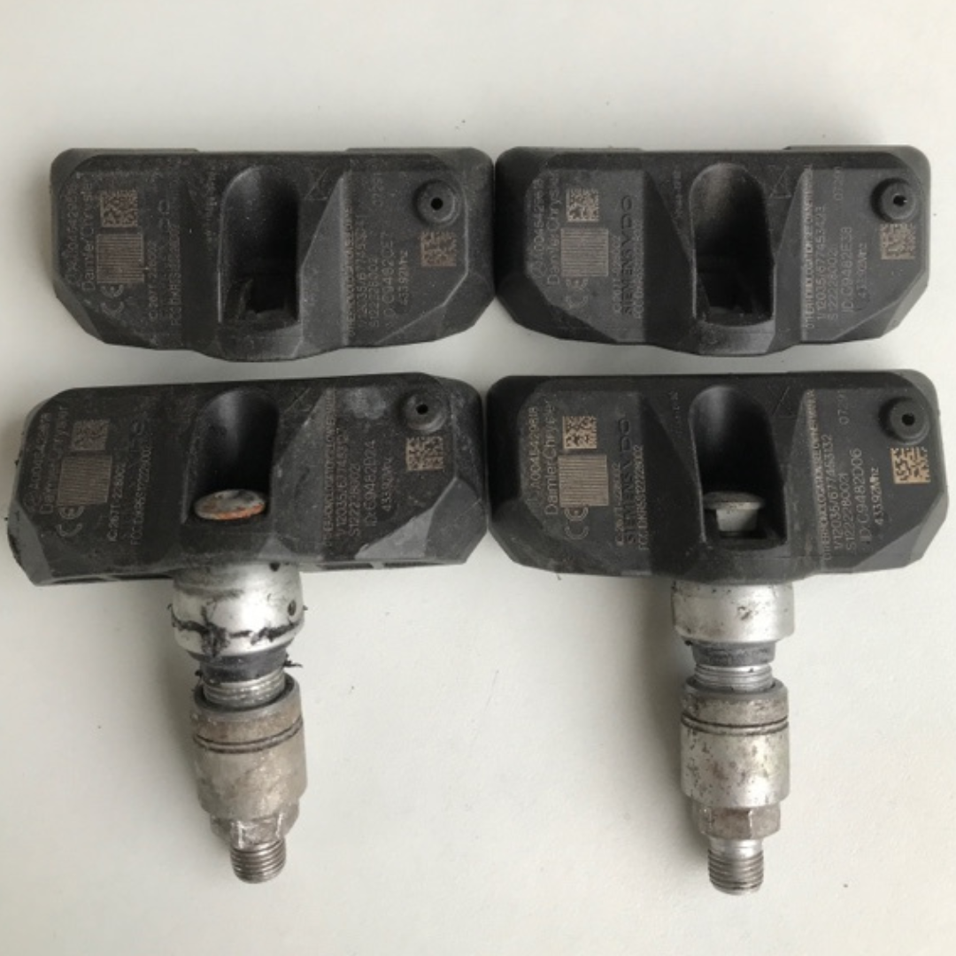 Set of 4 Mercedes-Benz TPMS Tire Pressure System A0045429818 925c884a