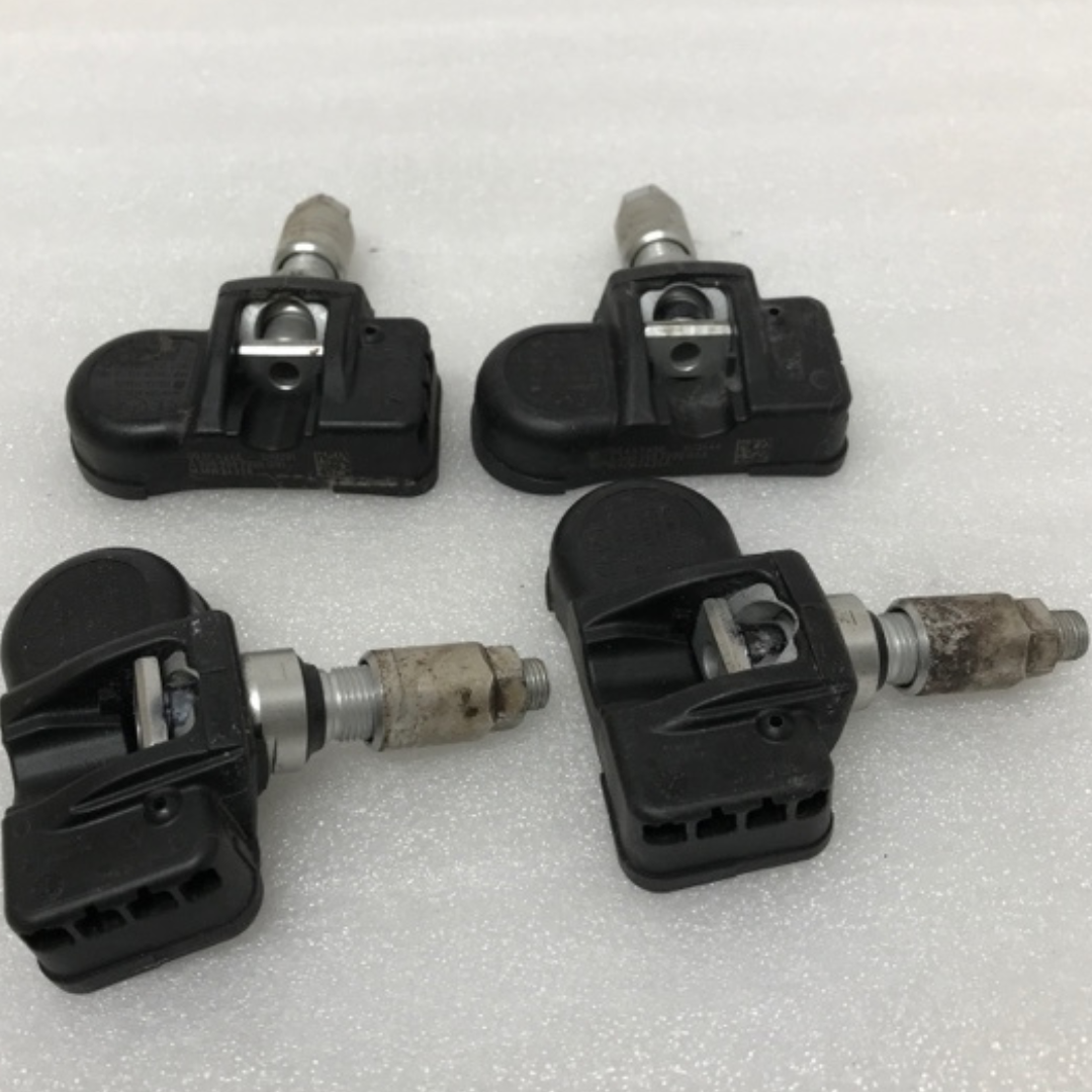 Mercedes Benz Set of 4 TPMS 433 Mhz 0009057200 eb066a62