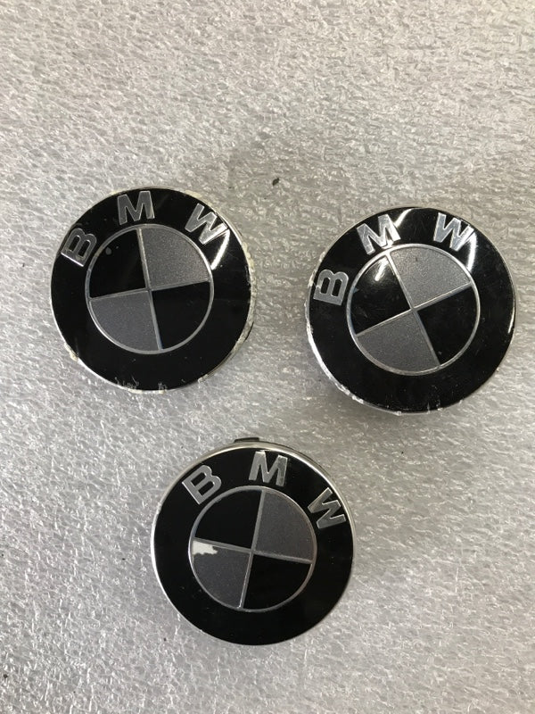 Set of 3 BMW Wheel Rim 6850834 57mm Black Center Cap 88a0106e