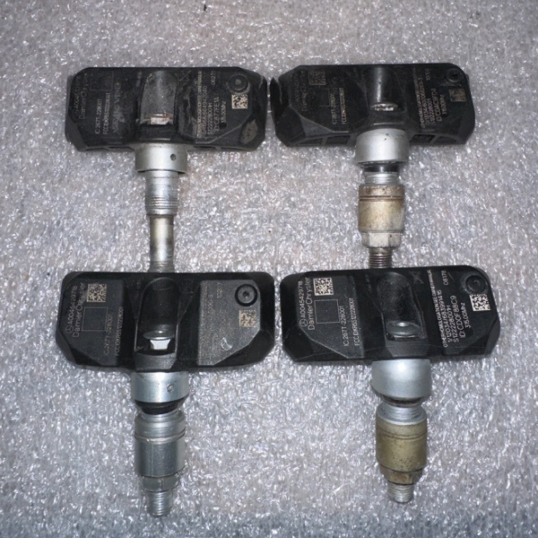 Set of 4 Mercedes TPMS A0045429718 5e73b057