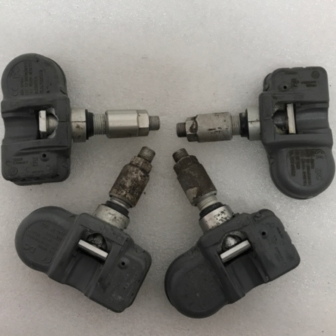 Set of 4 Mercedes Benz Schrader TPMS Sensor 433MHz 0009054100
