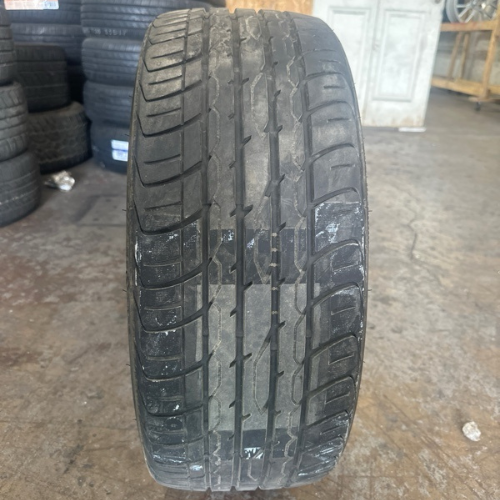 ADVANTA HP-Z-D TIRE 225/40/19 2103ea8c USED