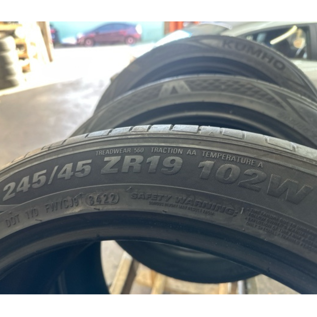 SET OF 4 KUMHO MAJESTY9 SOLUS 245/45/19 TIRES 13175871