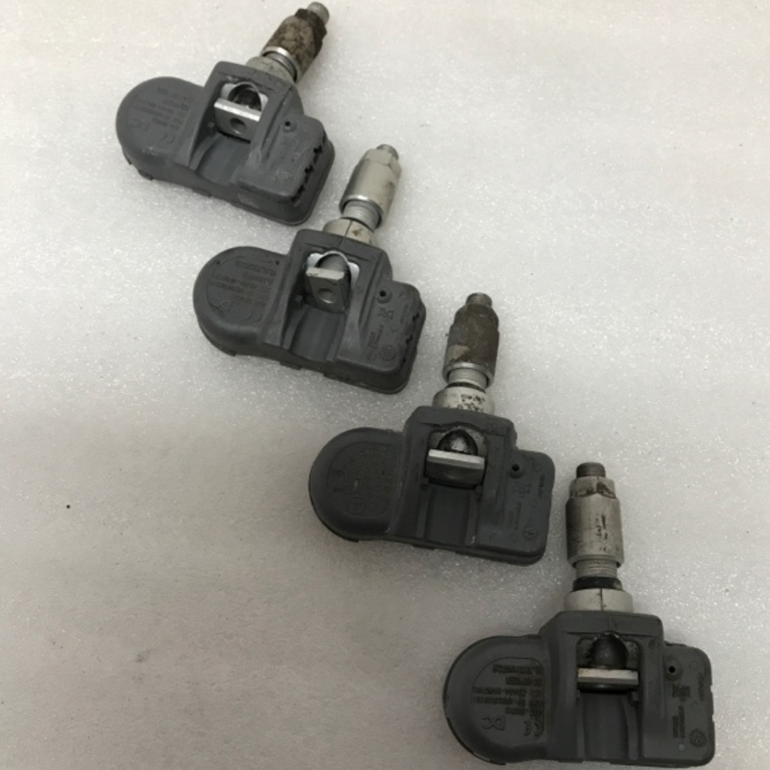 Set of 4 Mercedes Benz Schrader TPMS Sensor 433MHz 0009054100