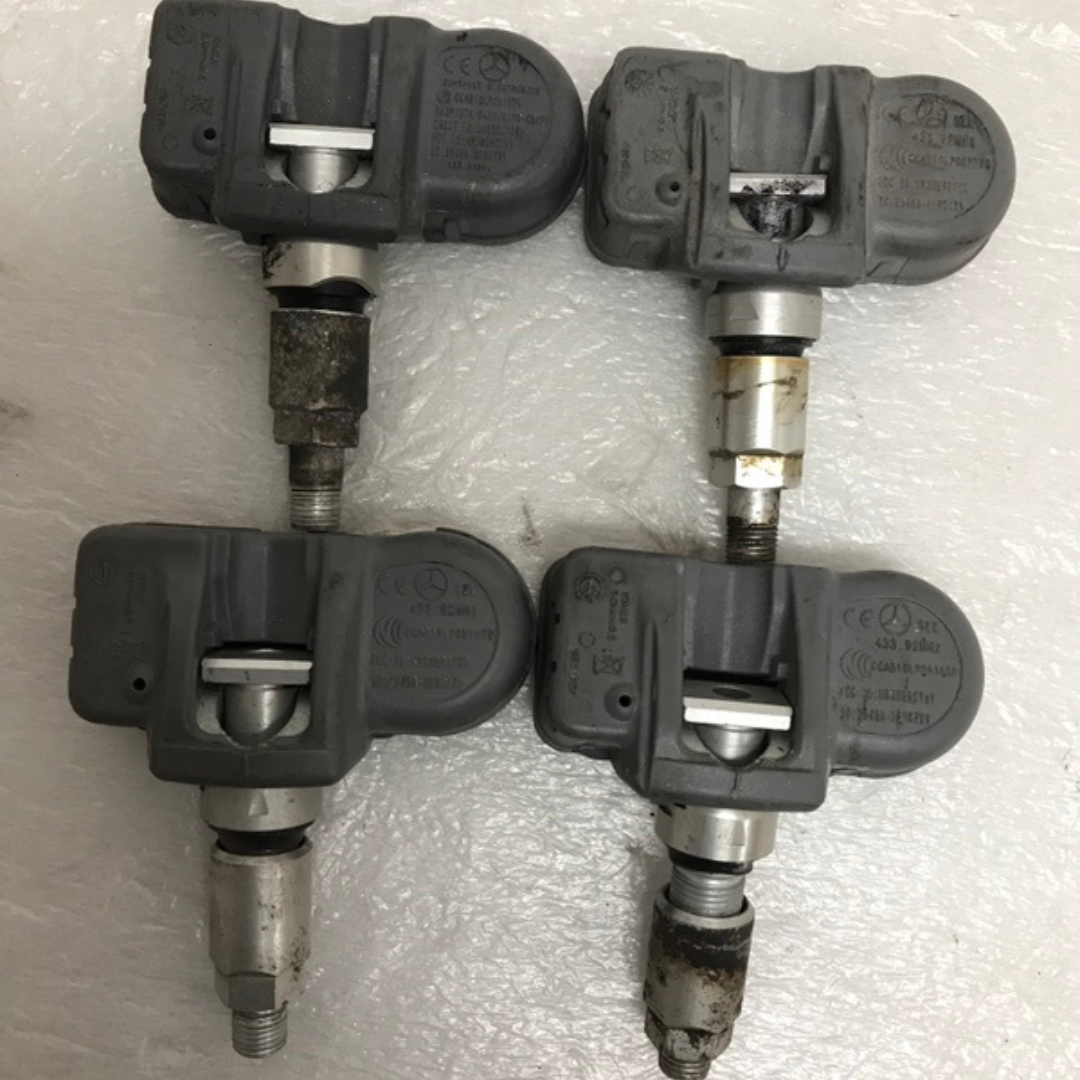 Set of 4 Mercedes Schrader TPMS Sensor A0009054100 433mhz c9bf5d97