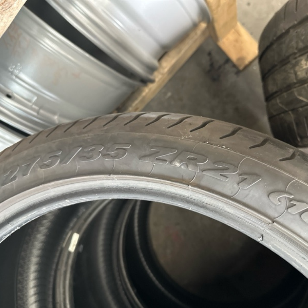 Set of 4 PIRELLI PZERO 275/35/21 Tires cc3be109
