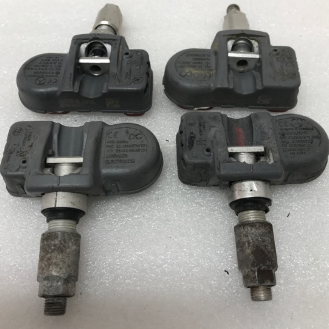 Set of 4 Mercedes TPMS Sensor 433mhz A0009054100 40204a10