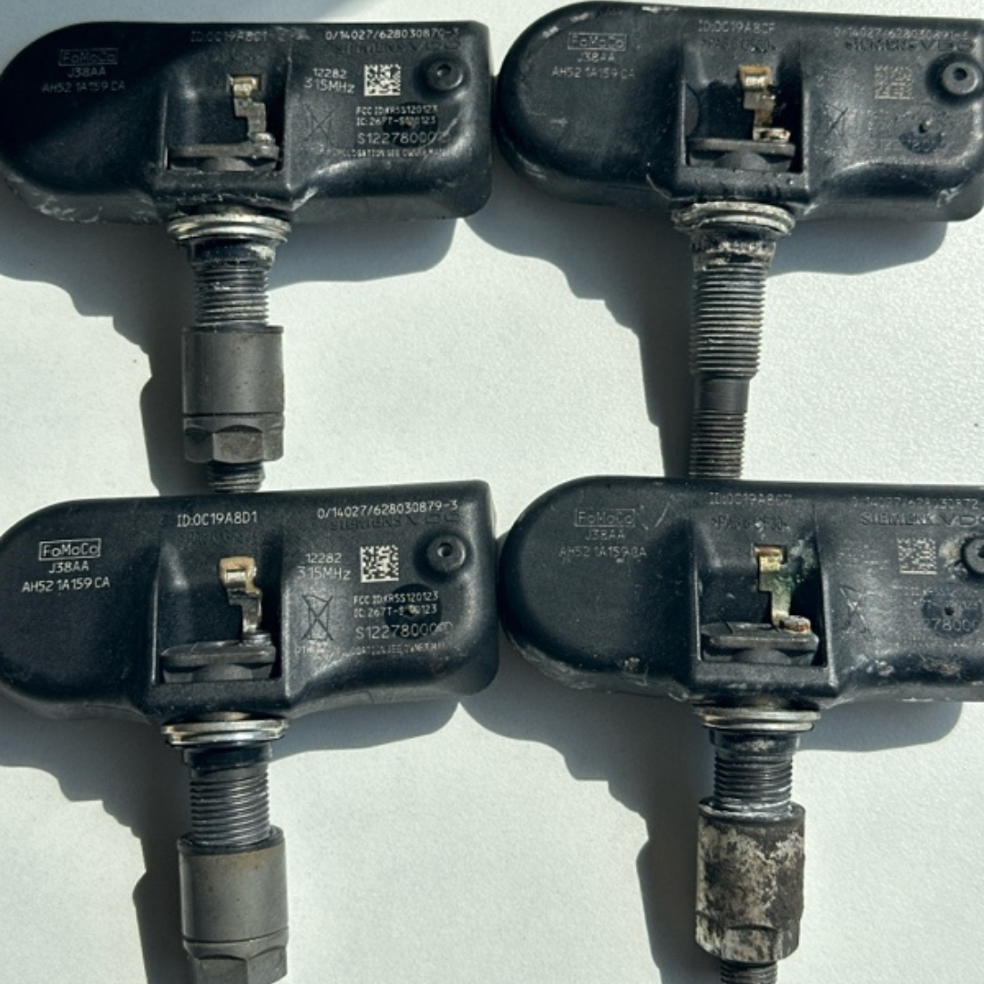 Set of 4 Land Rover TPMS AH521A159CA 97a879dd