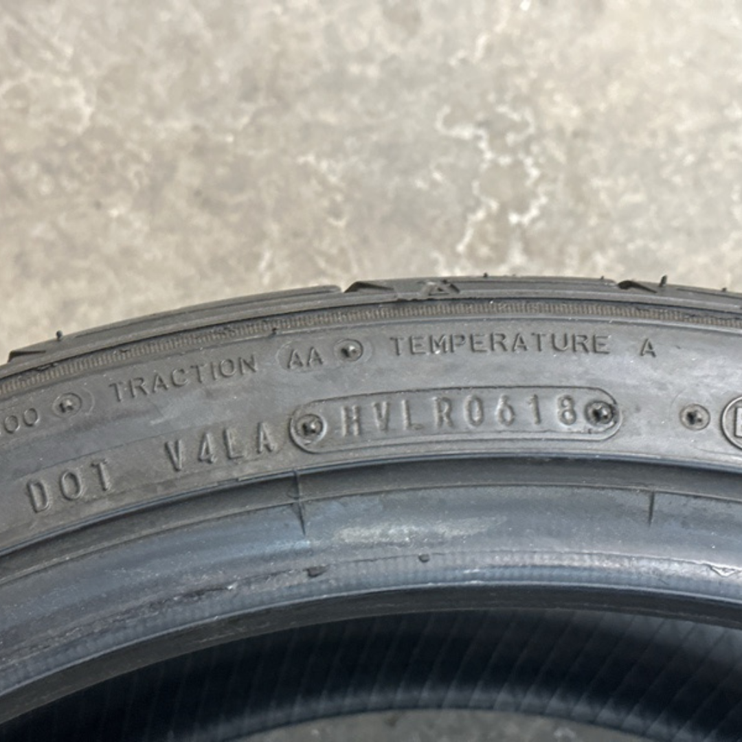 SUMITOMO 245/35/20 TIRE 6e5dc458