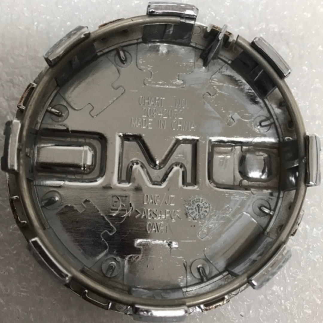 Set of 2 GMC Sierra Yukon Yukon XL Chrome Center Caps 6806c93a