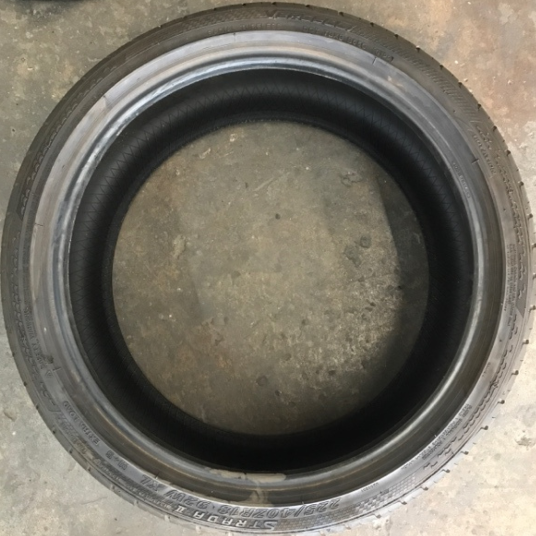 Strada ll Vercell 225/40/18 tire 7f97650f