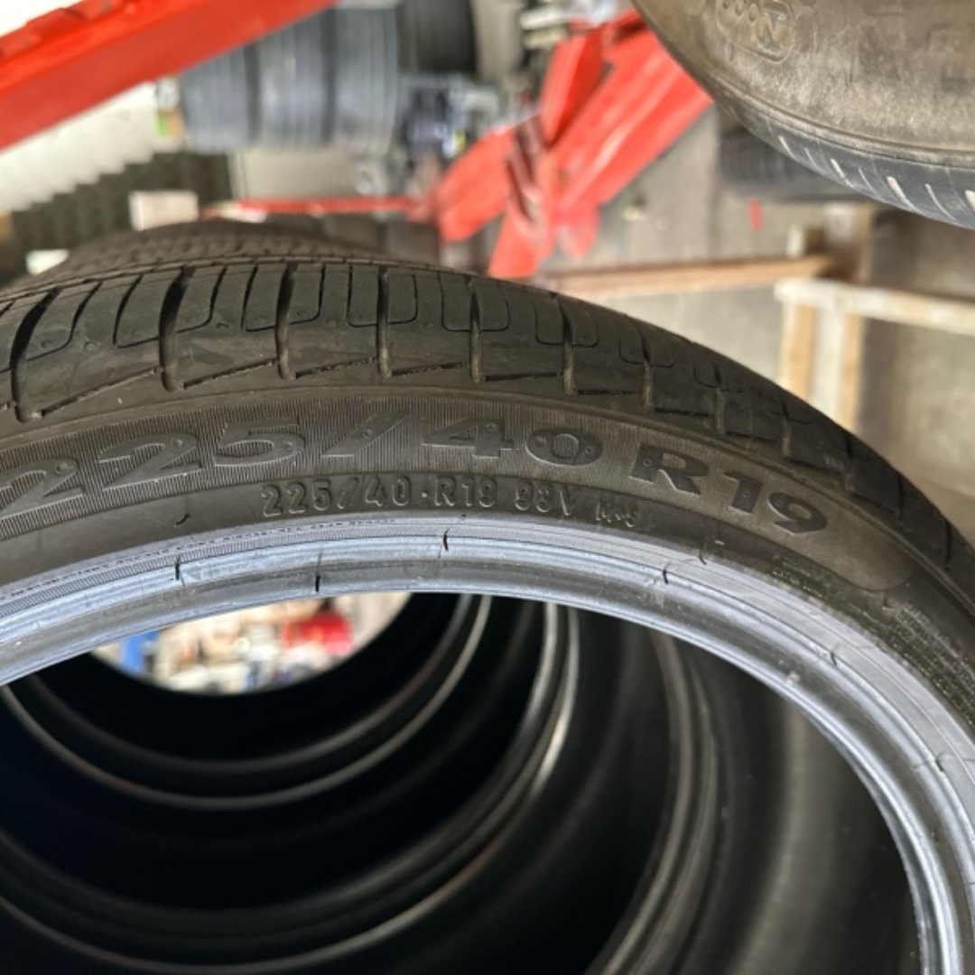 Set of 4 Pirelli Cinturato P7 Size 225/40/19