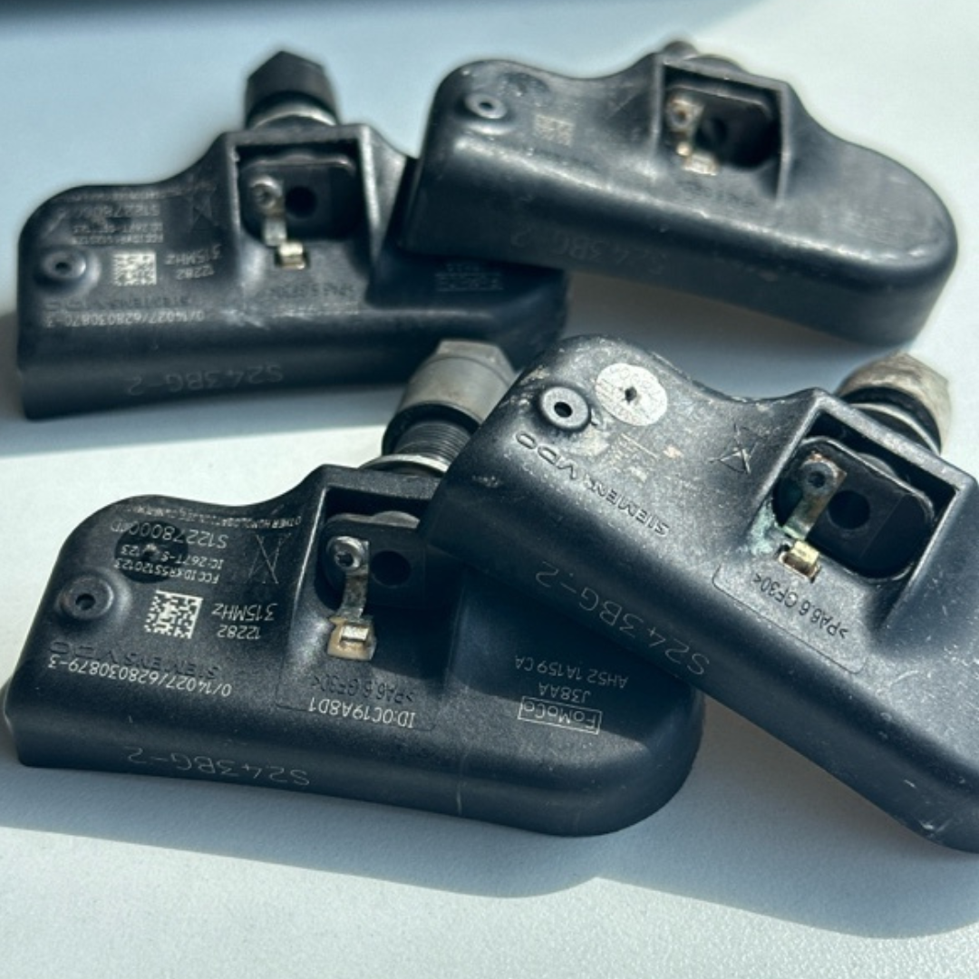 Set of 4 Land Rover TPMS AH521A159CA 97a879dd