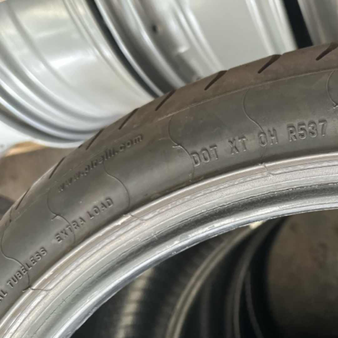 Set of 4 PIRELLI PZERO 275/35/21 Tires cc3be109