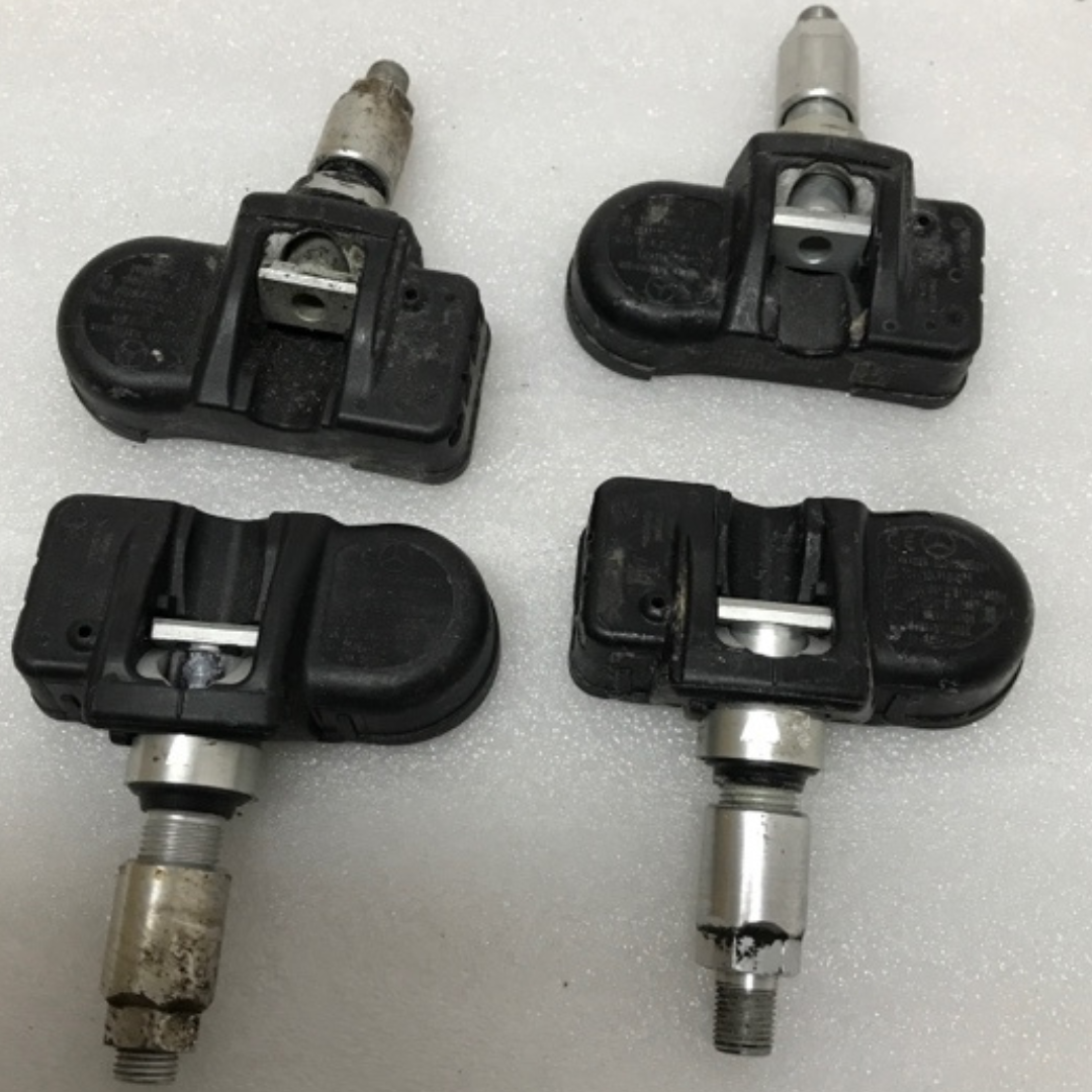 Set of 4 Mercedes Benz TPMS Sensor 433 Mhz A0009057200 3f0f0da6