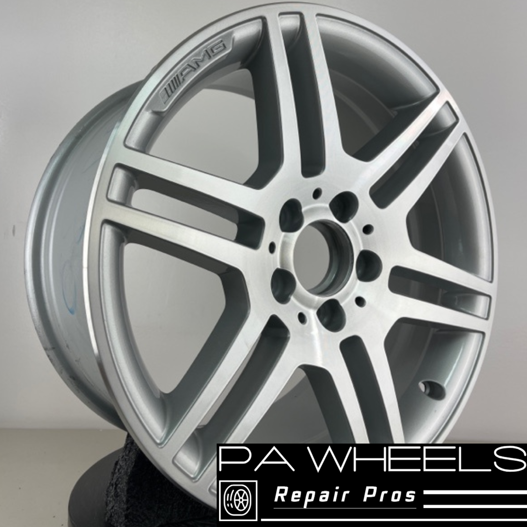 MERCEDES C-CLASS 2008-011 17" FACTORY OEM REAR AMG WHEEL RIM 65530 A2044014602