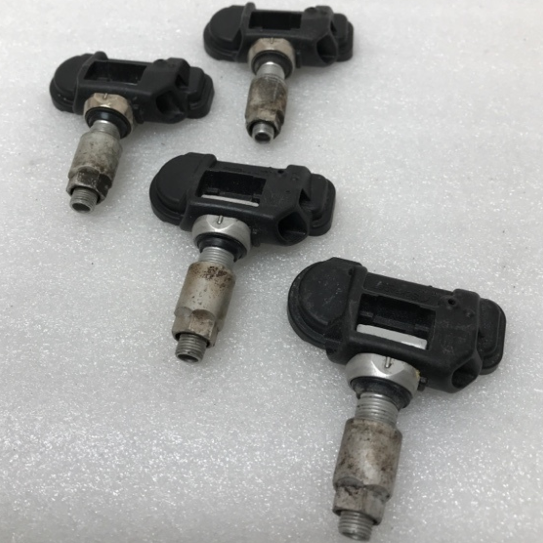 Set of 4 Mercedes Benz TPMS 433MHz 0009050030