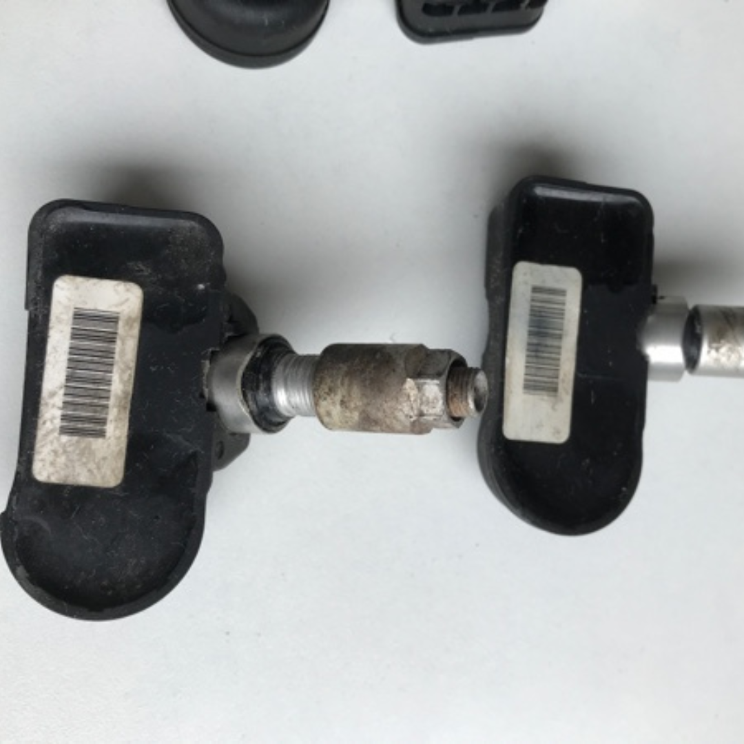 Set of 4 Mercedes-Benz Tire Pressure System TPMS OEM d8a489ff