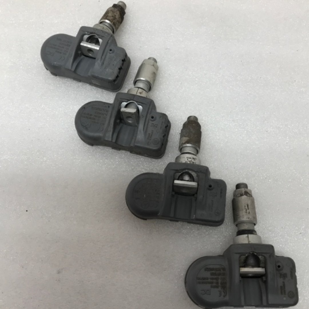Set of 4 Mercedes Benz Schrader TPMS Sensor 433MHz 0009054100