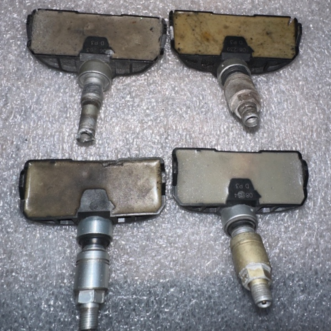 Set of 4 Mercedes TPMS A0045429718 5e73b057