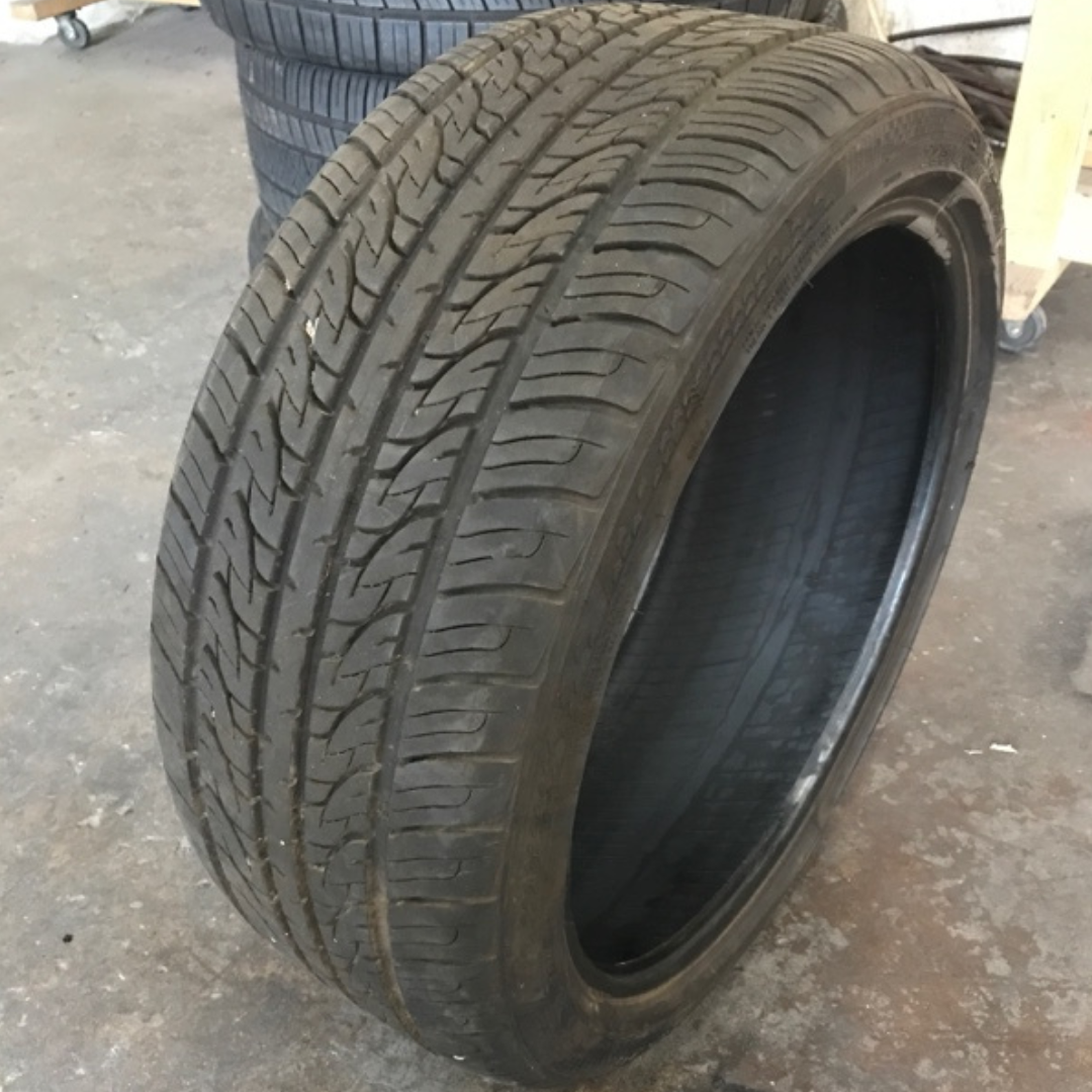 Strada ll Vercell 225/40/18 tire 7f97650f