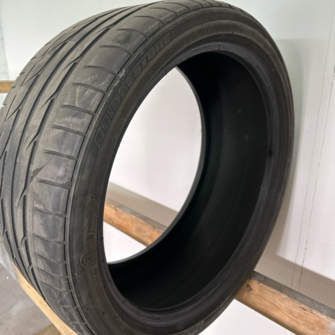 Bridgestone Potenza S001 RFT Size 255/35/19