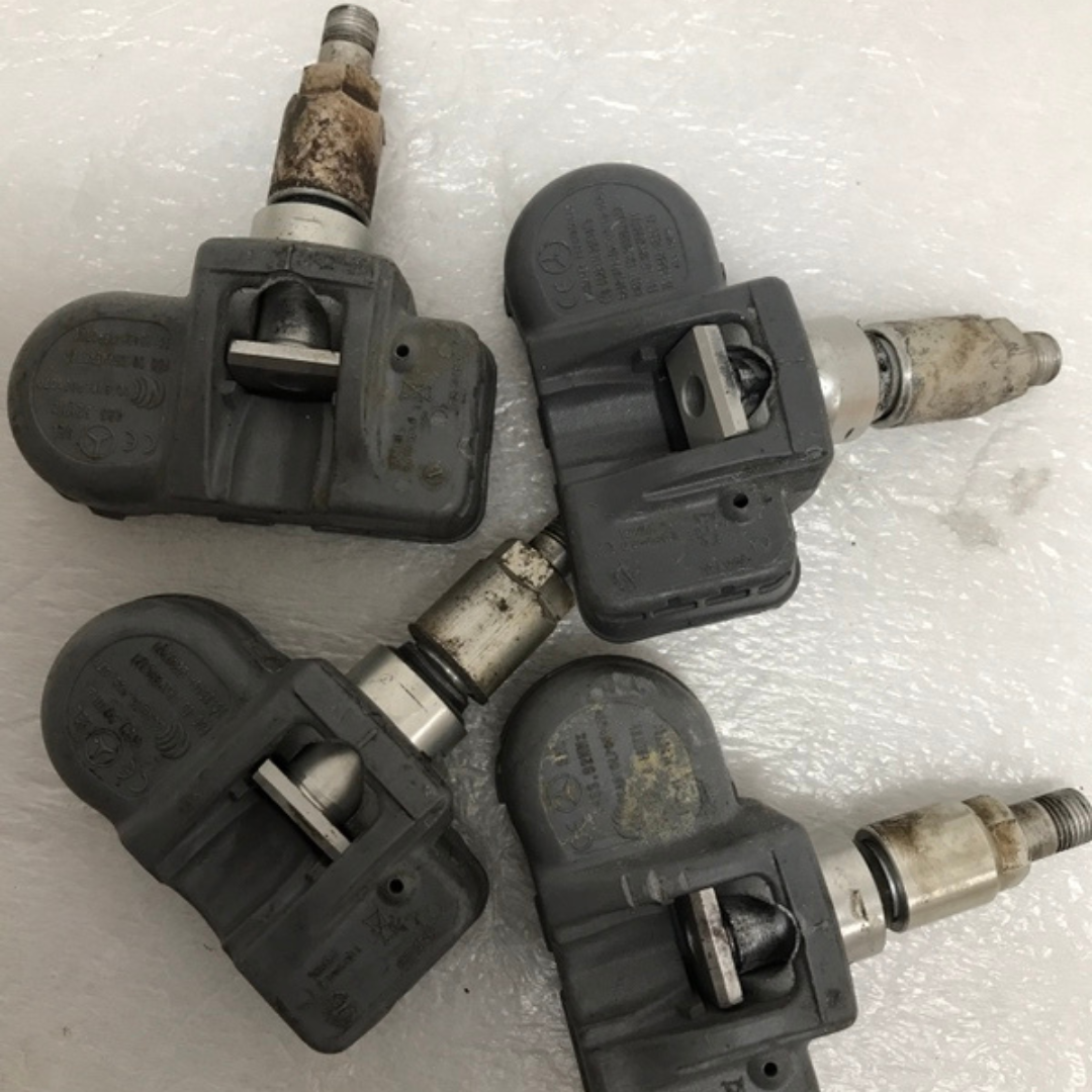 Set of 4 Mercedes Schrader TPMS Sensor A0009054100 433mhz 17153c88
