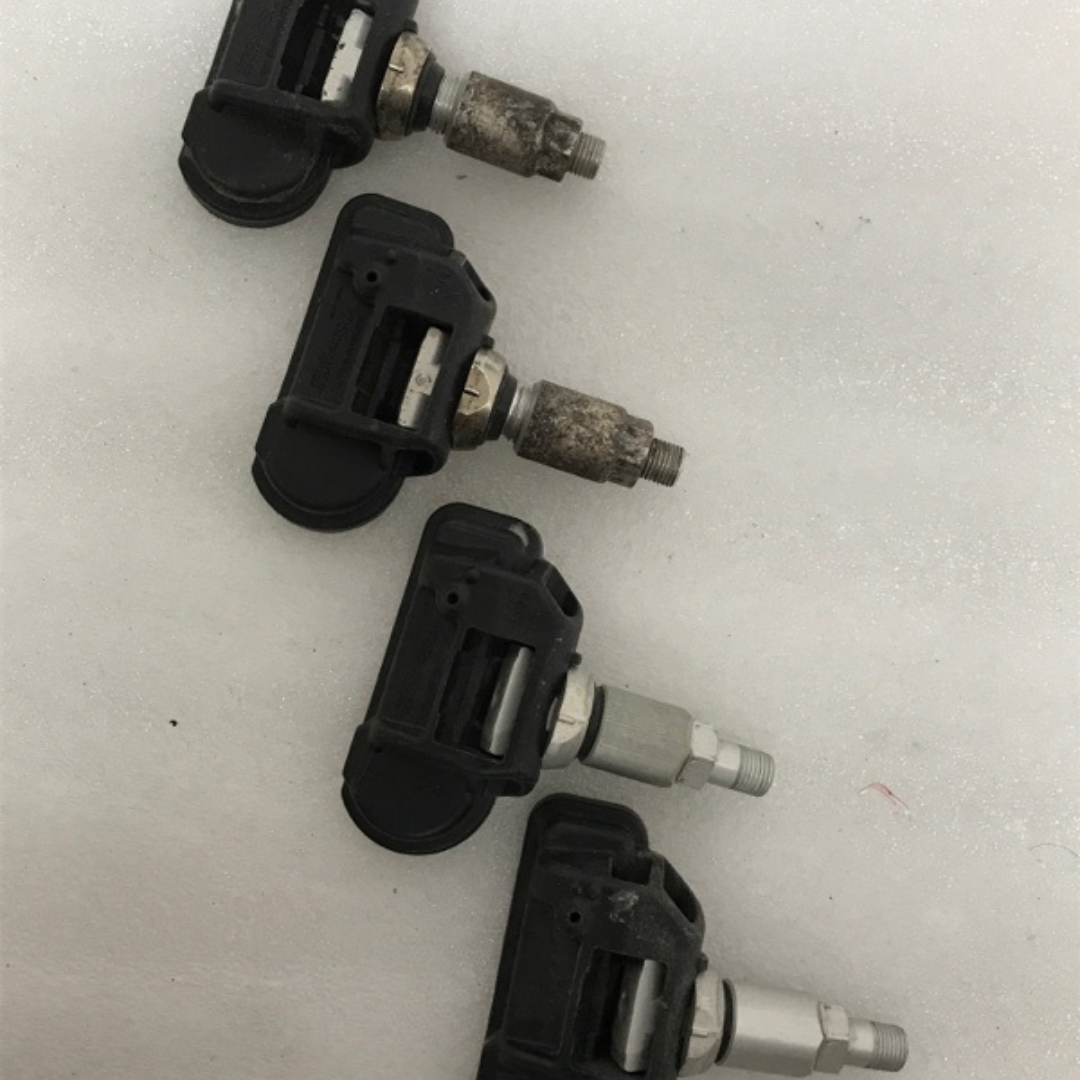 Mercedez Benz Set of 4 TPMS 0009050030 433 Mhz 65d6385f