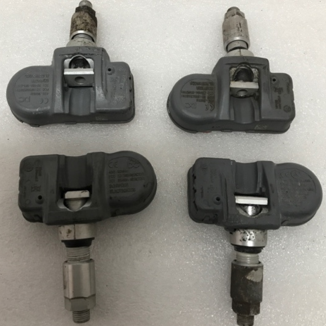 Set of 4 Mercedes Benz Schrader TPMS Sensor 433MHz 0009054100