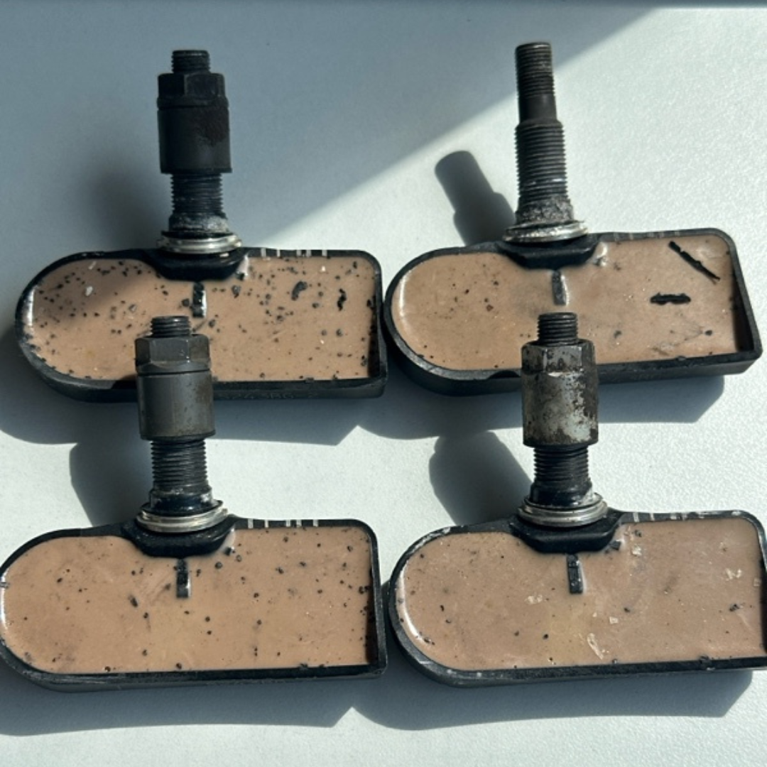 Set of 4 Land Rover TPMS AH521A159CA 97a879dd