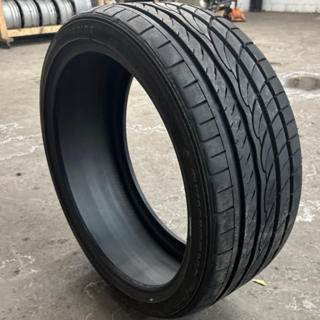 SUMITOMO 245/35/20 TIRE 6e5dc458