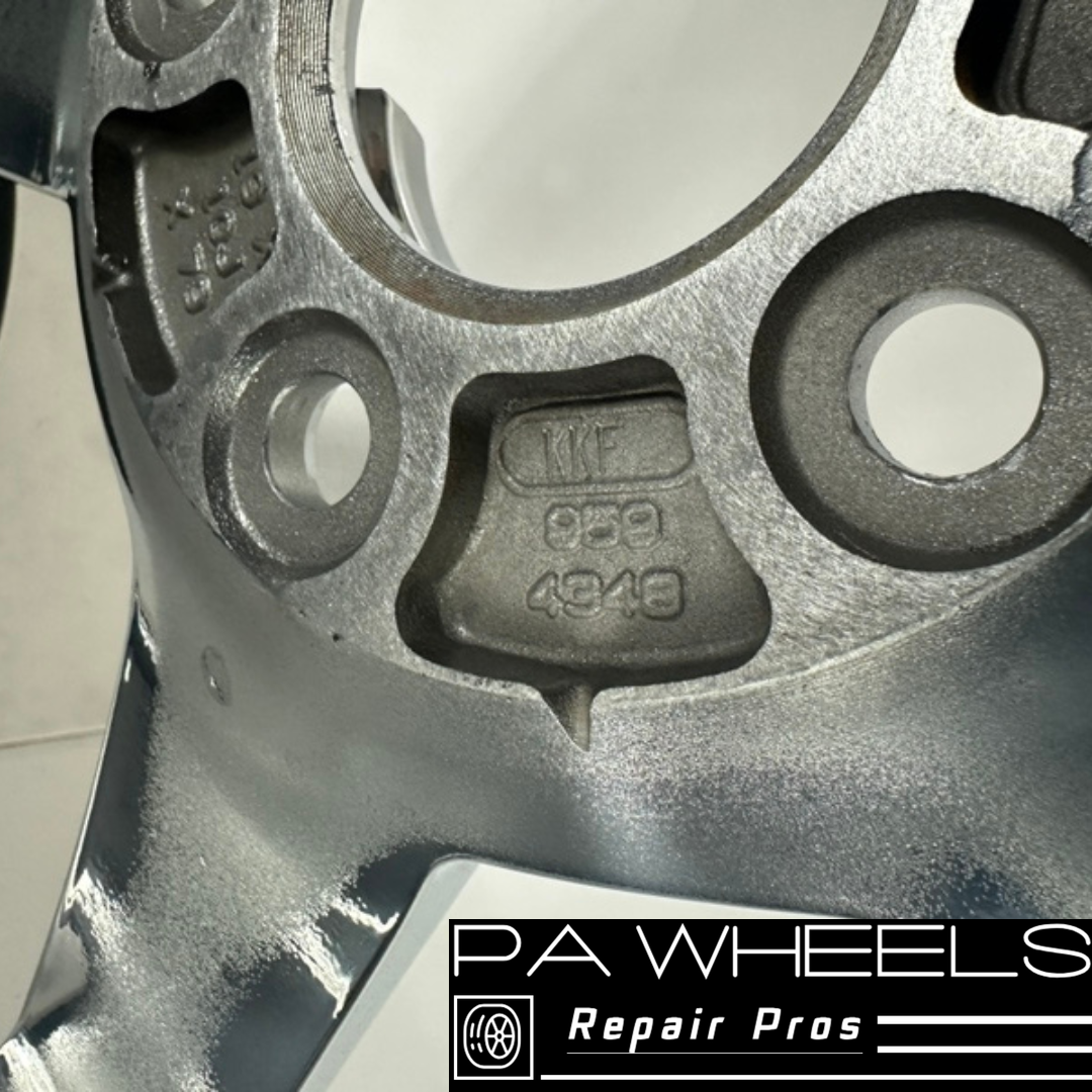 CHEVROLET CORVETTE 2005-2007 19" FACTORY OEM REAR WHEEL RIM 5209 9594348