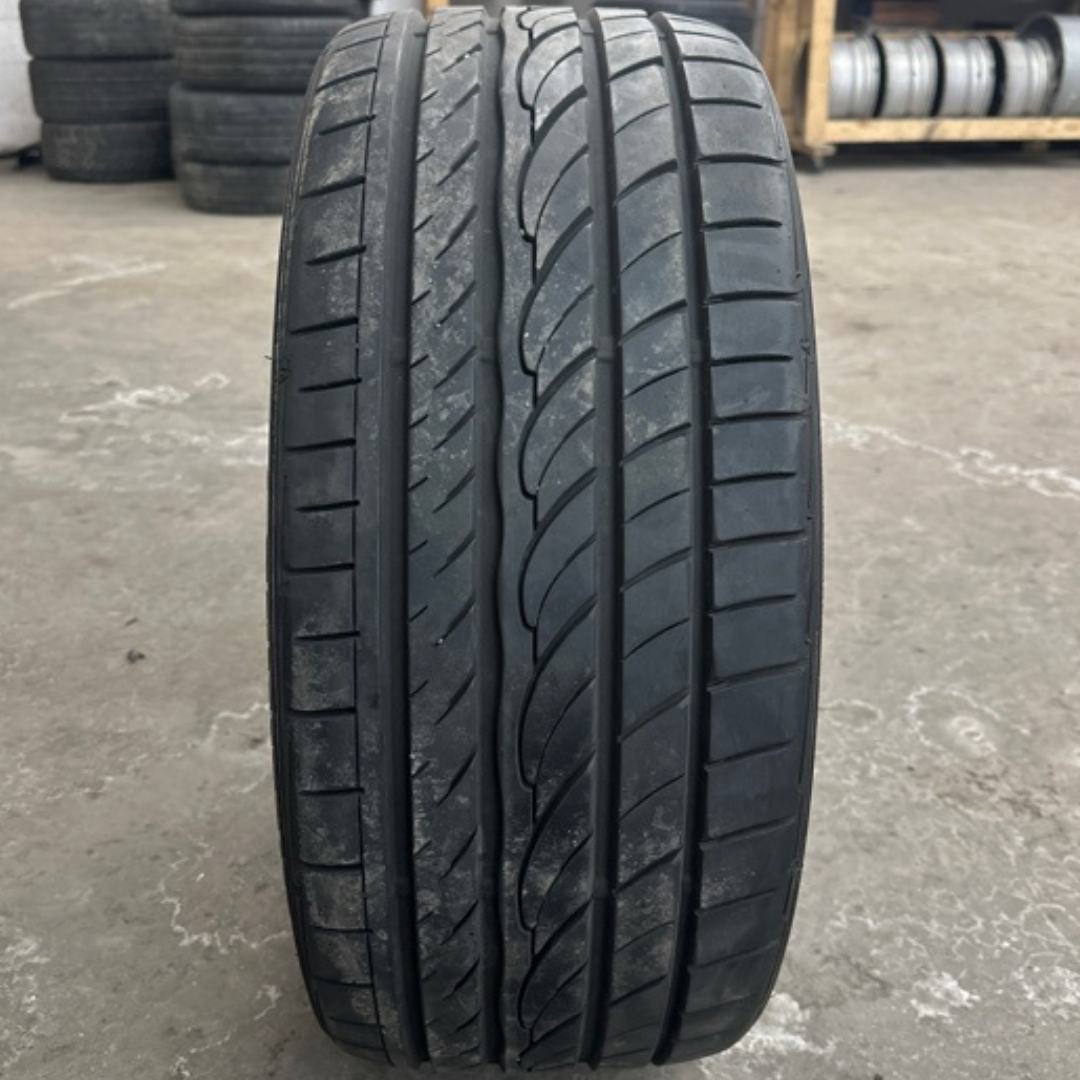 SUMITOMO 245/35/20 TIRE 6e5dc458