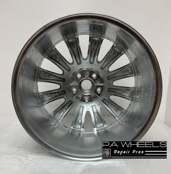 CHRYSLER 300 2009 2010 2011 2012 2013 2014 20 INCH ALLOY RIM WHEEL FACTORY OEM 2439 05183251AB 68213305AA Manufacturer Part Number: 05183251AB 68213305AA Hollander Number: 2439 Condition: "This is used wheel and may have some cosmetic imperfections, please ask for the actual picture" Finish: CHROME Size: 20" x 8" Bolts: 5x115mm Offset: 24 mm Position: UNIVERSAL