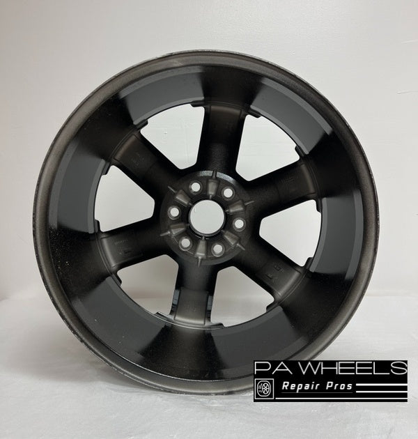 CADILLAC ESCALADE ESV 2015 2016 2017 2018 2019 2020 22 INCH ALLOY RIM WHEEL FACTORY OEM 5662 19301162 Manufacturer Part Number: 19301162; 20951993 Hollander Number: 5662 Condition: Remanufactured to Original Factory Condition Finish: BLACK Size: 22" x 9" Bolts: 6x5.5mm Offset: 24mm Position: UNIVERSAL