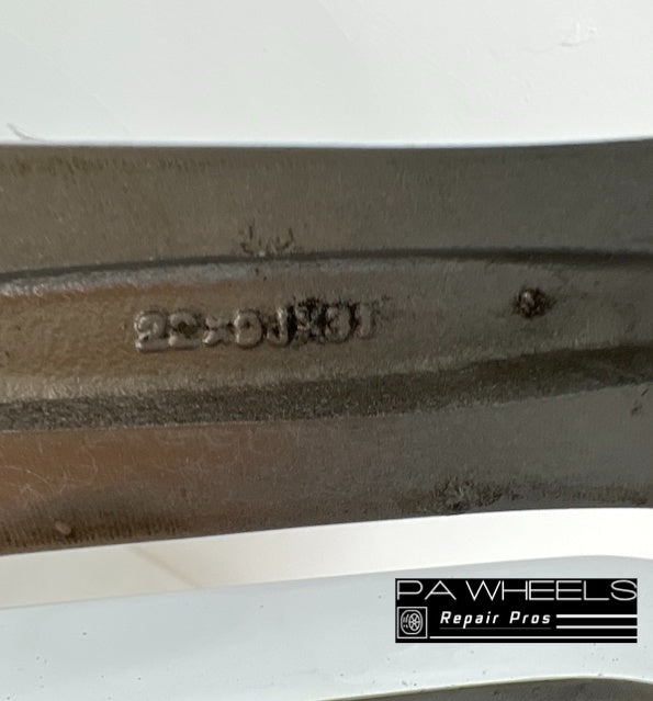 CADILLAC ESCALADE, ESCALADE ESV, ESCALADE EXT 2007 2008 2009 2010 2011 2012 2013 2014 22 INCH ALLOY RIM WHEEL FACTORY OEM 5358 9597482 9597224 Manufacturer Part Number: 9597482; 9597224 Hollander Number: 5358 Condition: "This is used wheel and may have some cosmetic imperfections, please ask for the actual picture" Finish: CHROME Size: 22" x 9" Bolts: 6x5.5 Offset: 31 Position: UNIVERSAL