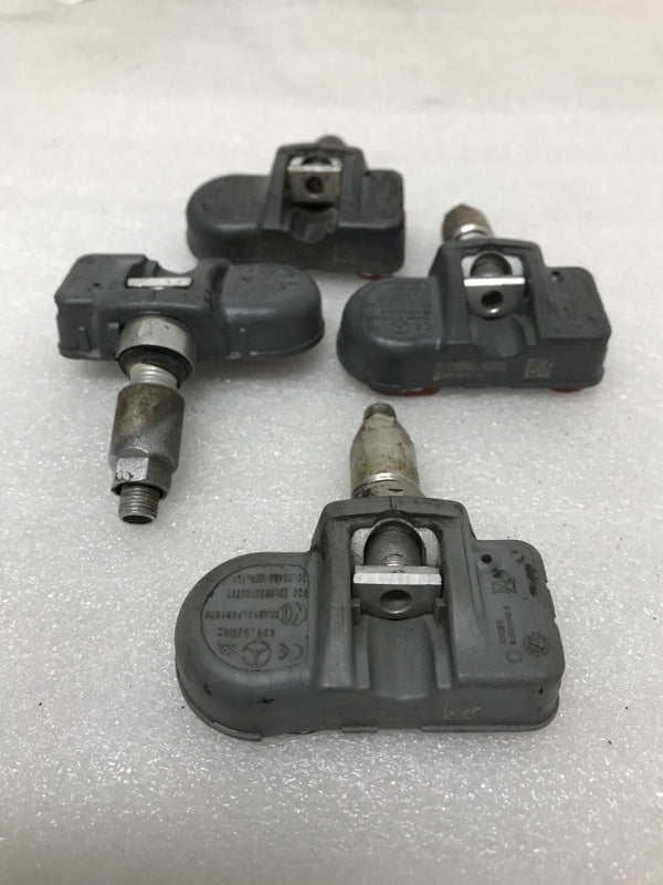 Set of 4 Mercedes Benz TPMS Sensor A0009050030 33df848f