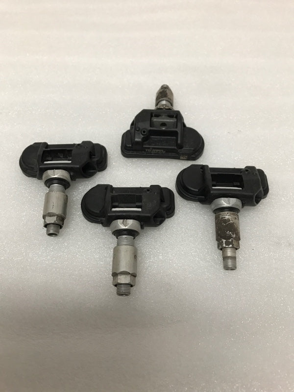 Set of 4 Mercedes Benz TPMS Sensor 0009050030 433MHz