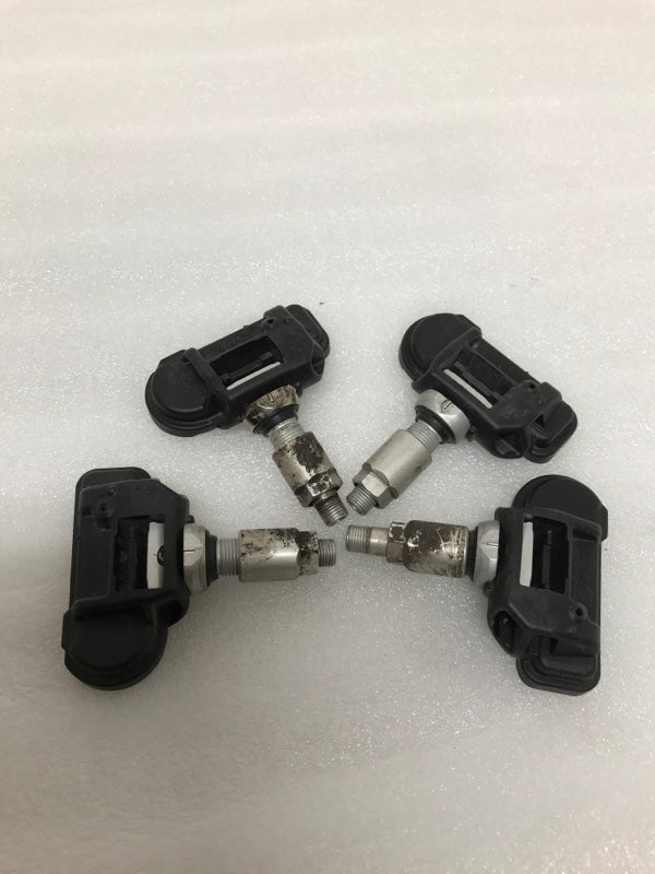Set of 4 Mercedes Benz TPMS Sensor 0009050030 433MHz