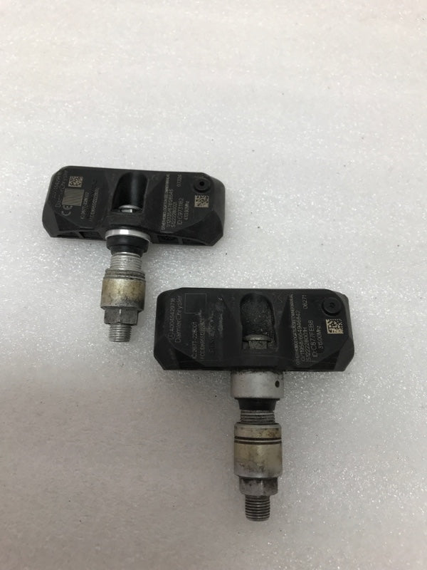 Set of 2 Mercedes Benz TPMS 315 Mhz A0045429818