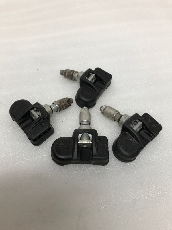 Mercedes Benz Set of 4 TPMS 433 Mhz A0009057200 4fb3c78b
