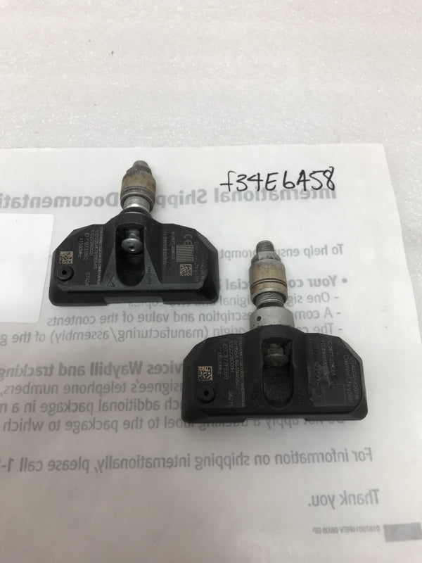 Set of 2 Mercedes Benz TPMS 315 Mhz A0045429818