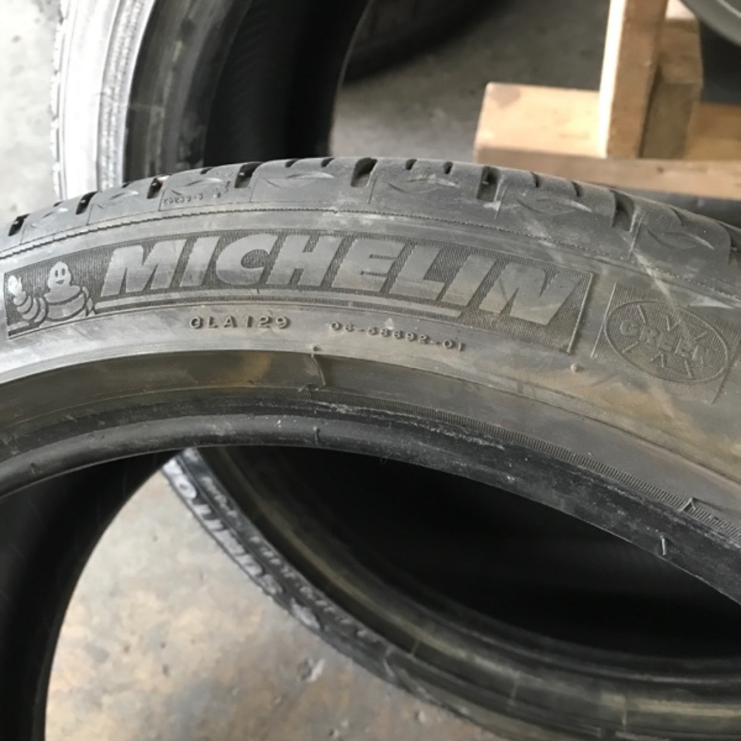 One MICHELIN PRIMACY MXM4 235/40/19 Tire d07738d1