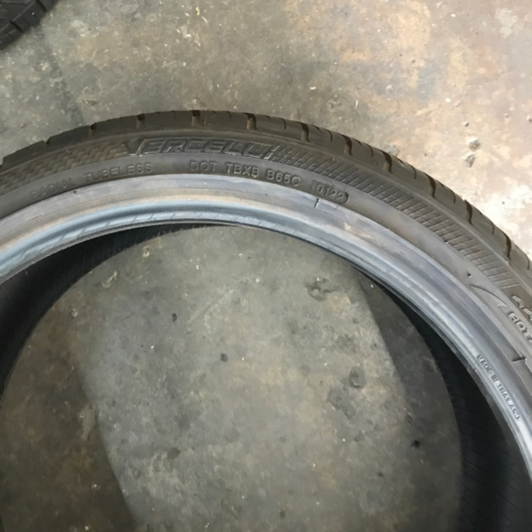 Strada ll Vercell 225/40/18 tire 7f97650f