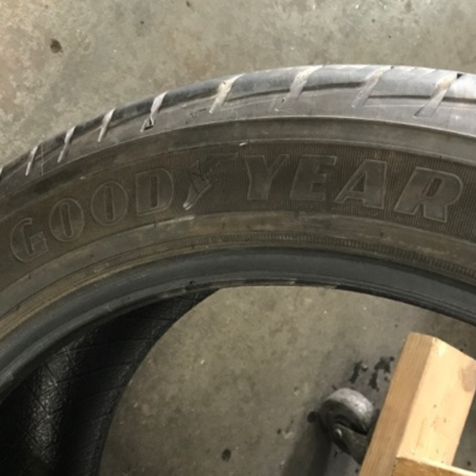 One GOOD YEAR ASSURANCE 235/45/18 Tire 722752d7