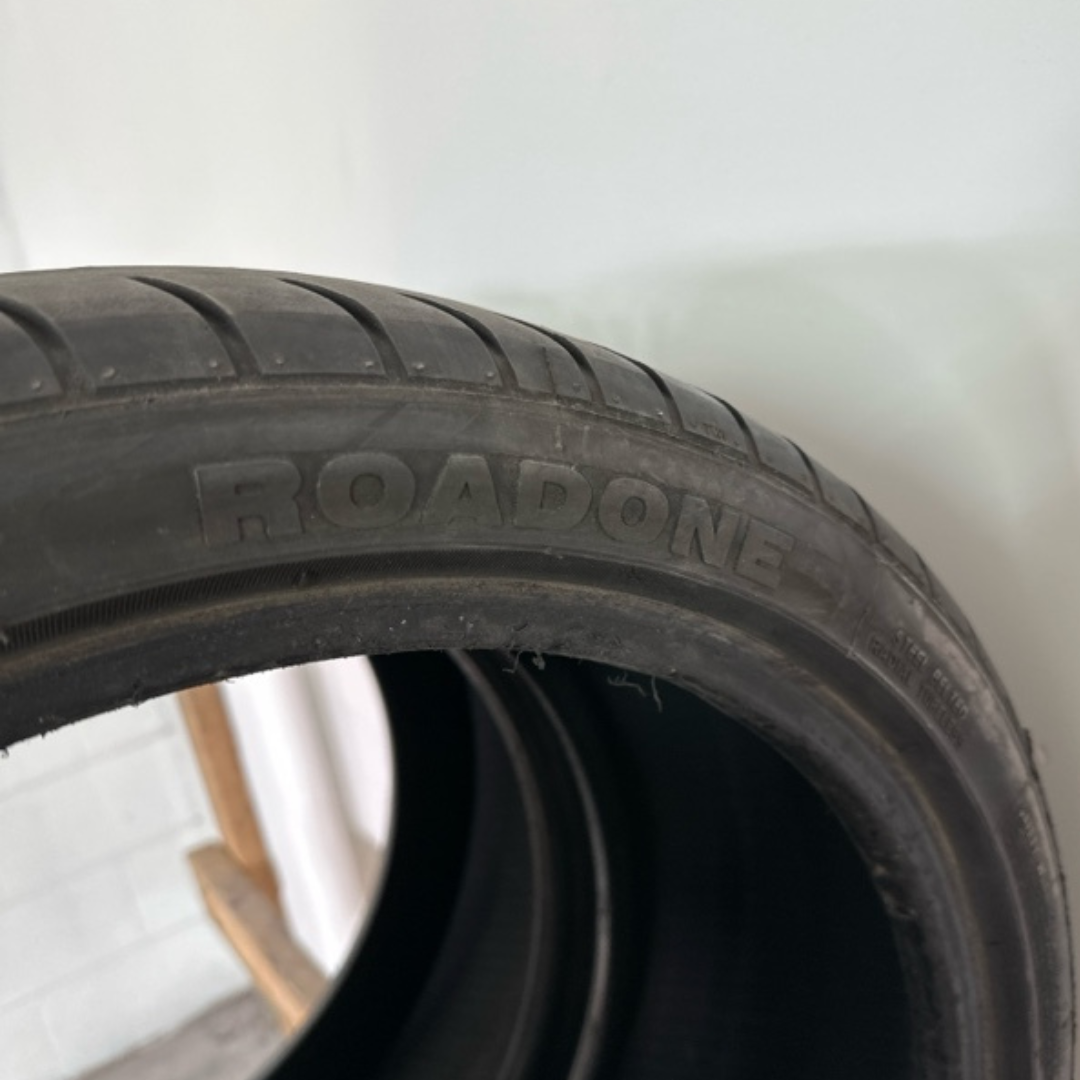 Set of 2 Roadone 255/35/19 Tires dfeeffd8